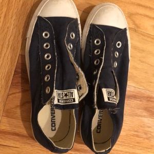 Navy blue laceless slip on converse